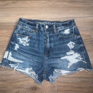 New short, the only thing has no tag, size 00, it is ripped, it is high waisted.
